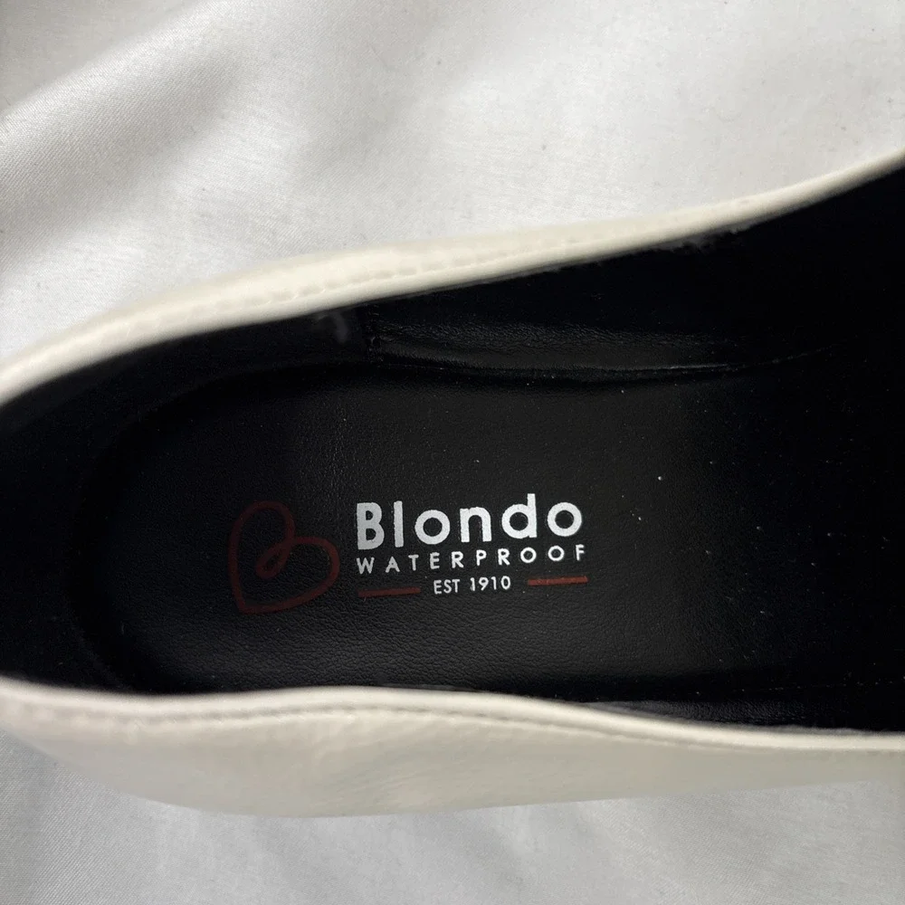 Blondo Sonny B3606 Slip On Bone Size 8M Women's Shiny Leather Waterproof Shoes‎